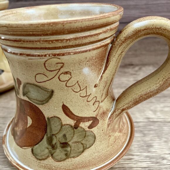 2 Vintage La Poterie Mugs Provence France Art Pottery Gassin Fruit - Picture 5 of 11